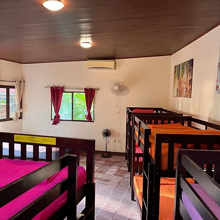 Solid Surf Camp Hostel Nicaragua Transito Eksteriør billede