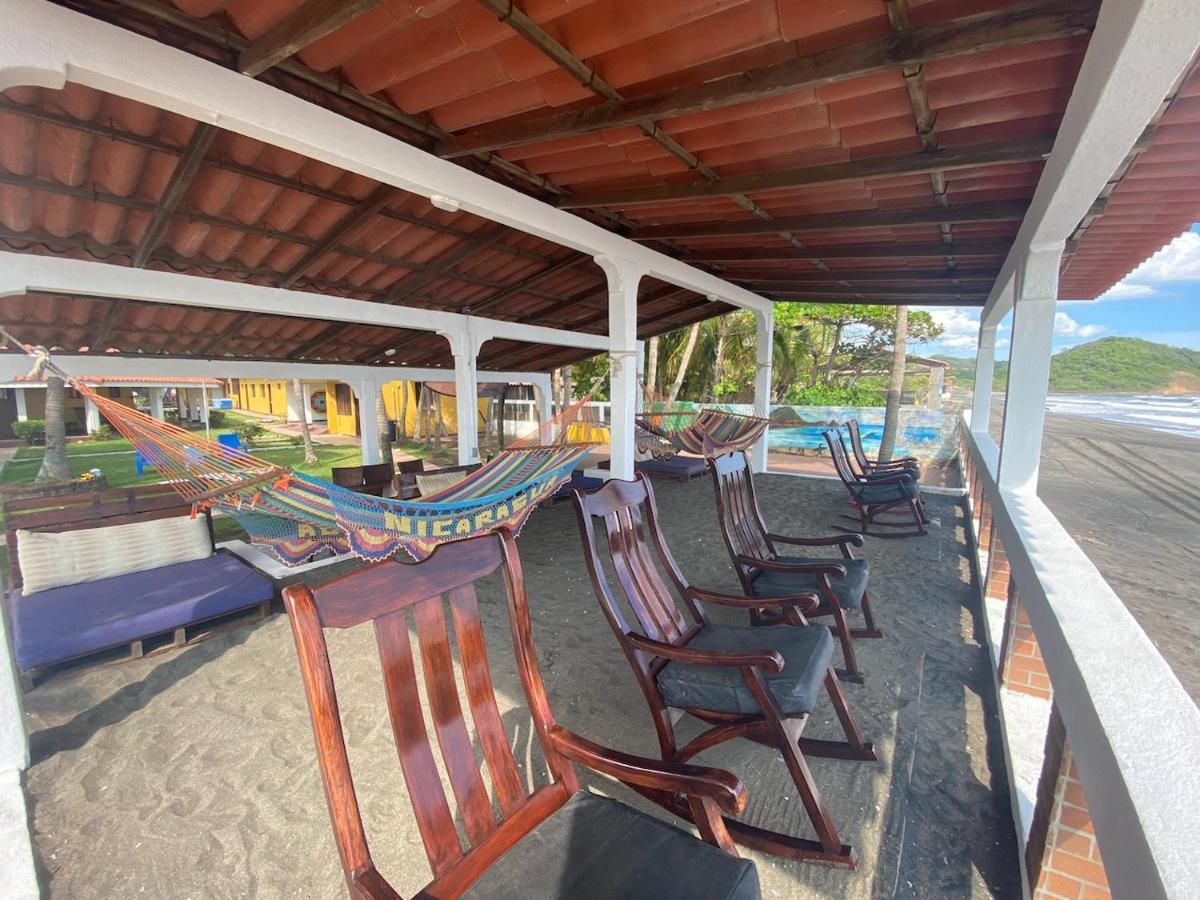 Solid Surf Camp Hostel Nicaragua Transito Eksteriør billede