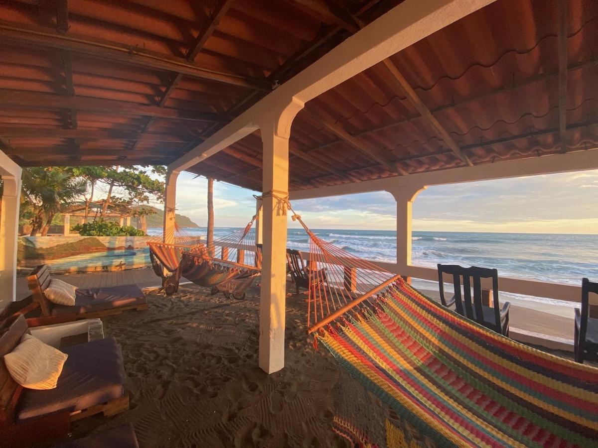 Solid Surf Camp Hostel Nicaragua Transito Eksteriør billede