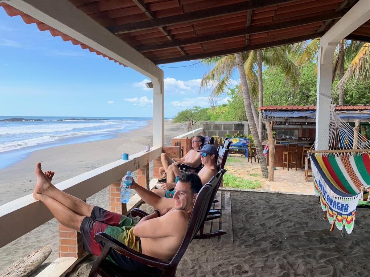 Solid Surf Camp Hostel Nicaragua Transito Eksteriør billede