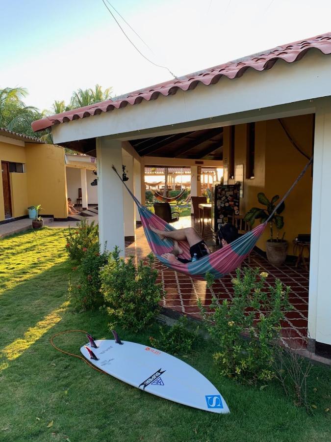 Solid Surf Camp Hostel Nicaragua Transito Eksteriør billede